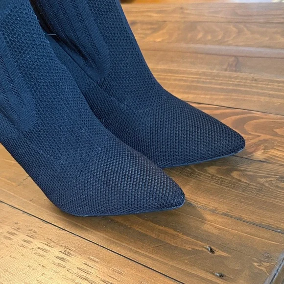 Steve Madden Black Textured Heeled Boots - Picture 4 of 8